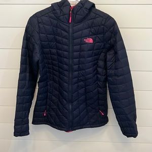 Navy/pink North Face size M